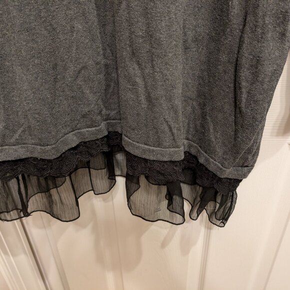 Ruffle bottom Top - Picture 3 of 5